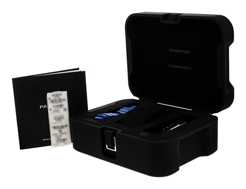 Panerai Submersible PAM00683 Image 4